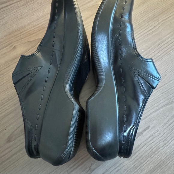 Dansko Black Leather Open Strap Clogs Size EU 41 (US ~9.5) - Picture 2 of 4